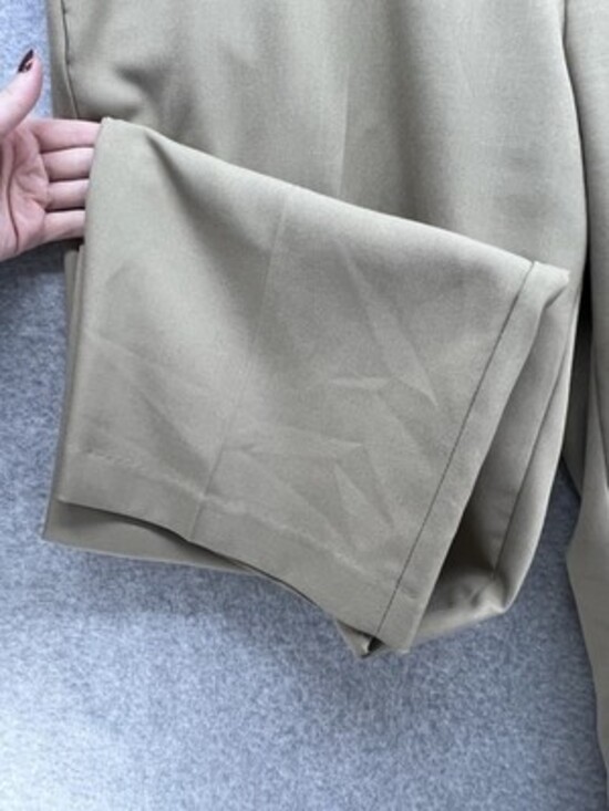 Hagger Mens Khakis Size 36x30 Classic Fit Beige Buttons Belt Loops Vietnam - Picture 5 of 11